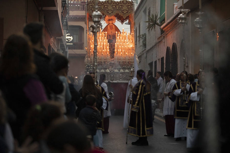 El Cristo del Perdón y María Santísima de la Misericordia volvieron a la renovada iglesia del Carmen de la que salieron por una rampa de 17 metros