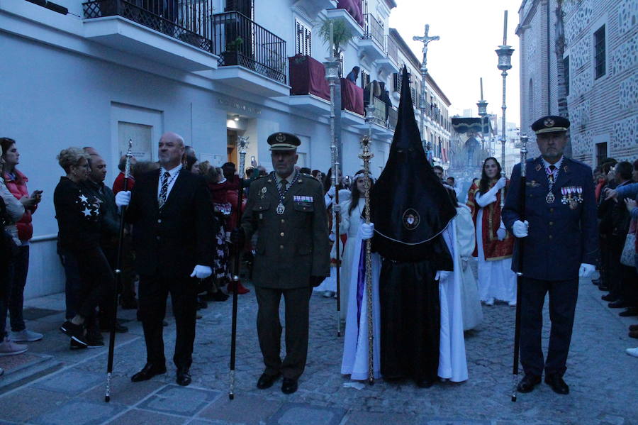 La imagen más antigua y venerada de la localidad costera ha salido a las nueve de la noche la parroquia de la Encarnación con un cortejo superior a 700 personas