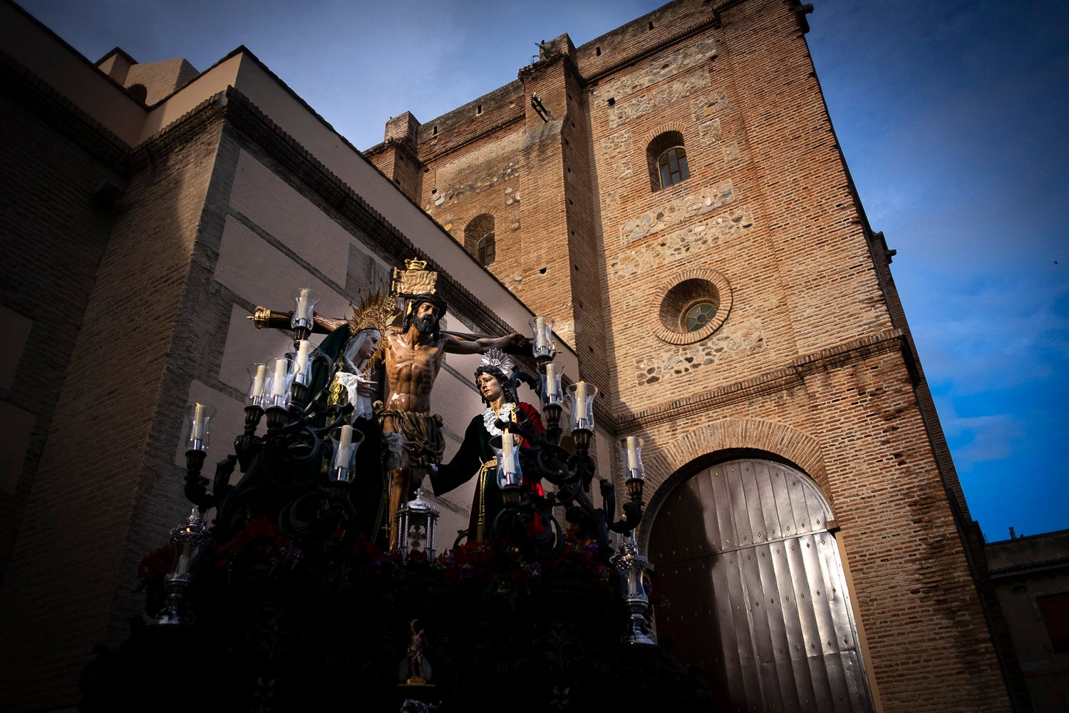 Fotos: Dulce Nombre de Jesús y Nazarenos de la Santa Vera de la Cruz, por las calles de Motril