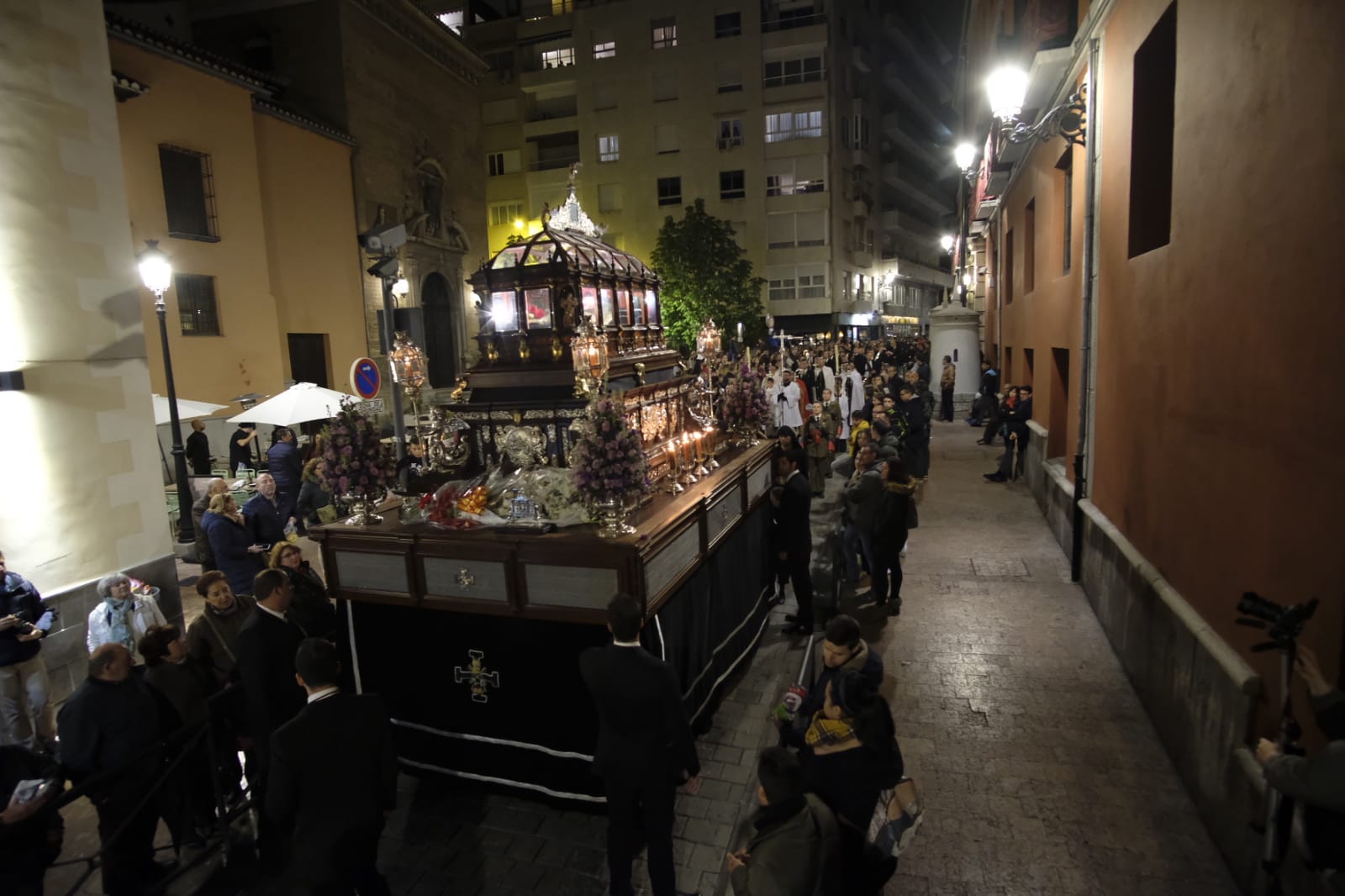 Santo Entierro cierra un Viernes Santo redondo.