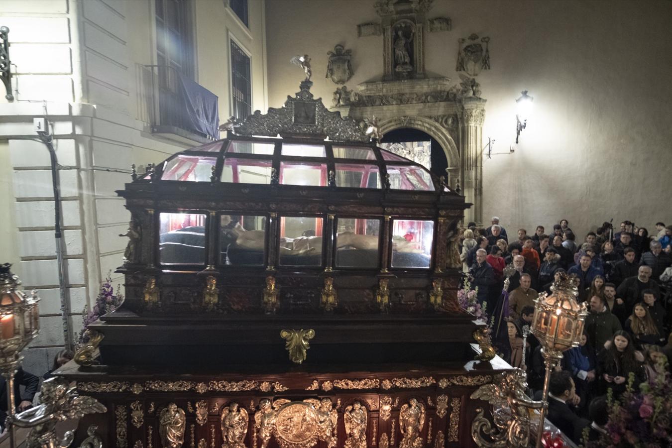 Fotos: El Santo Entierro cierra un Viernes Santo redondo