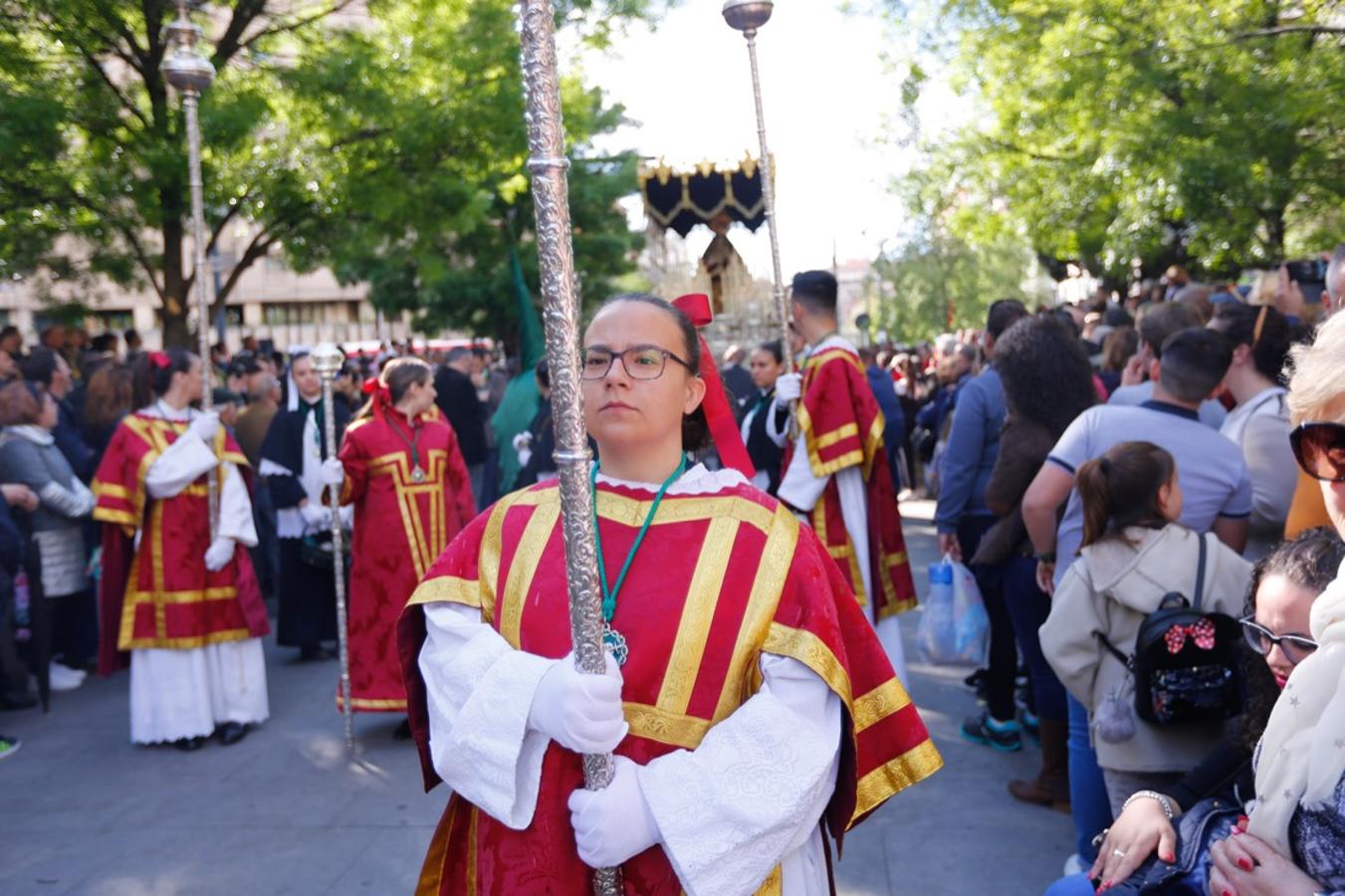 Desde la salida en San Juan de Letrán, la primera cofradía de la tarde del Viernes Santo ha hecho su desfile acompañada por los militares