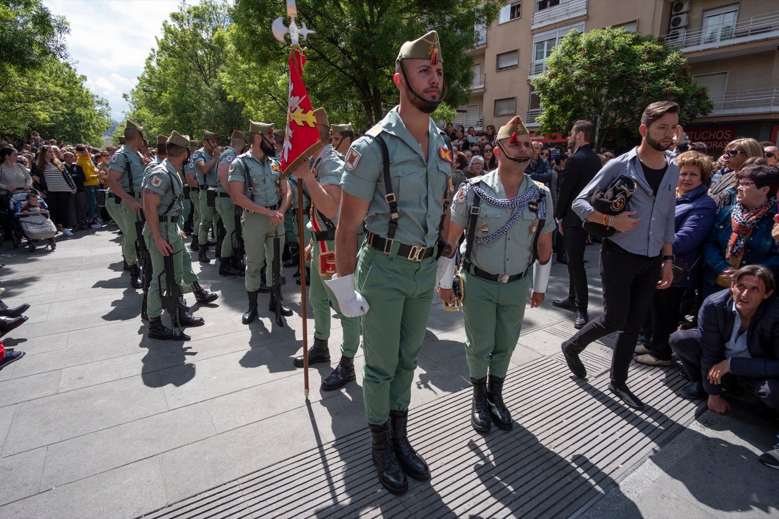 Los legionarios estarán esta tarde tras la cruz de guía de la cofradía de los Ferroviarios