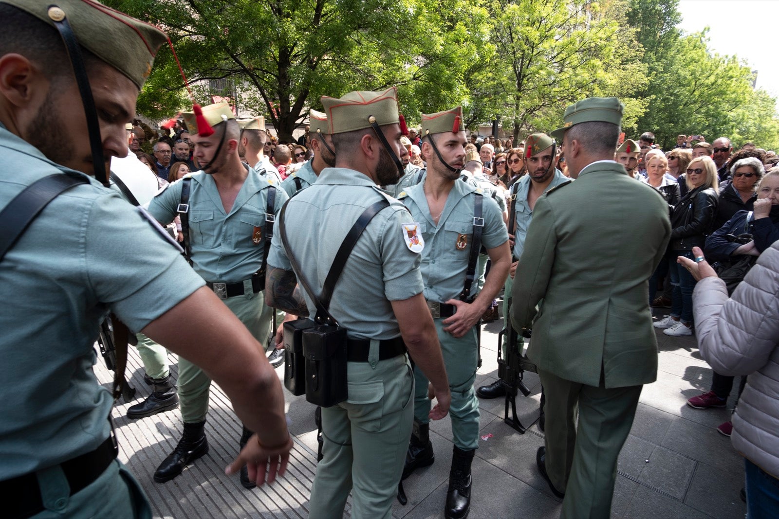 Los legionarios estarán esta tarde tras la cruz de guía de la cofradía de los Ferroviarios