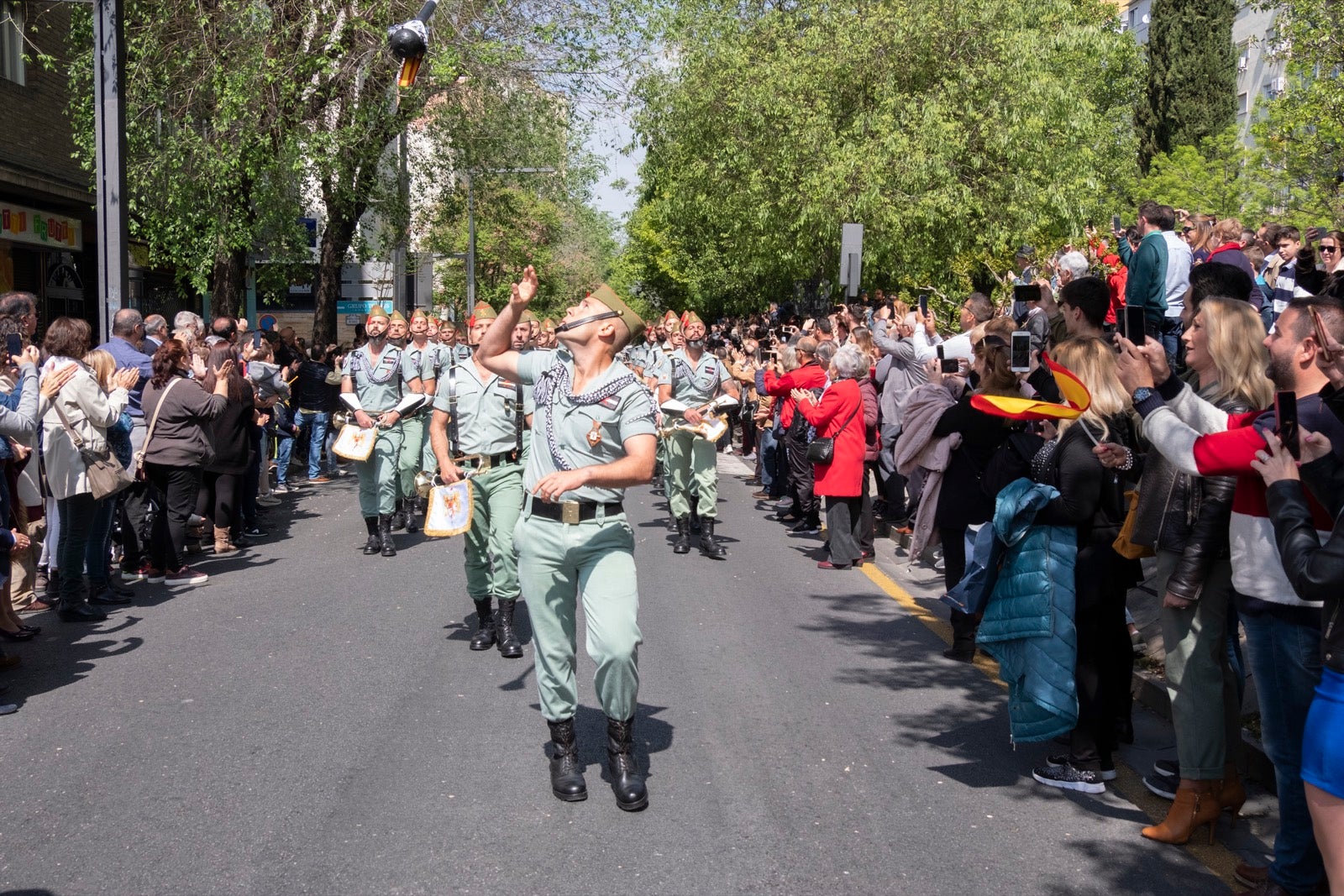 Los legionarios estarán esta tarde tras la cruz de guía de la cofradía de los Ferroviarios