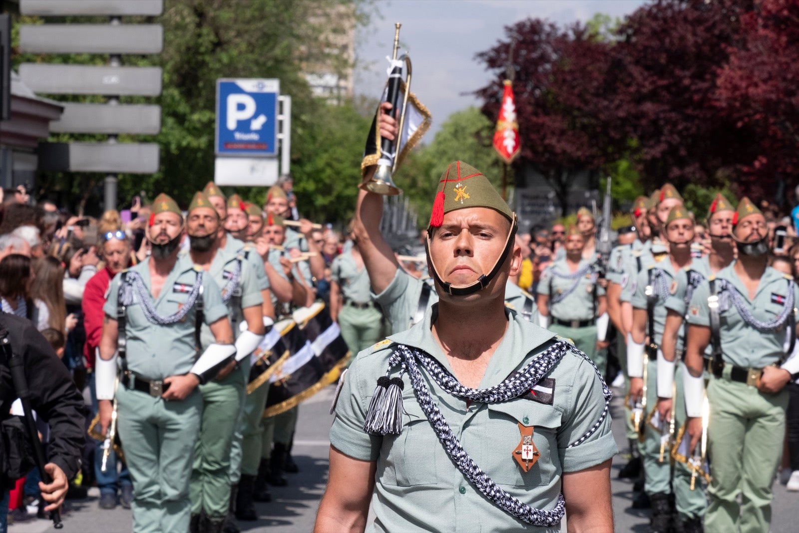 Los legionarios estarán esta tarde tras la cruz de guía de la cofradía de los Ferroviarios