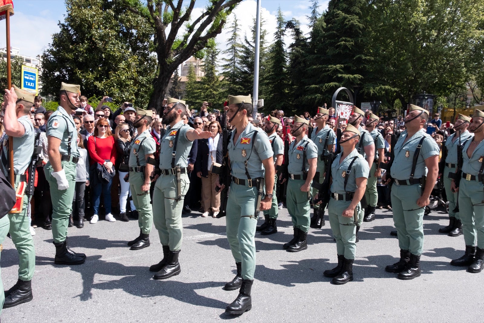 Los legionarios estarán esta tarde tras la cruz de guía de la cofradía de los Ferroviarios