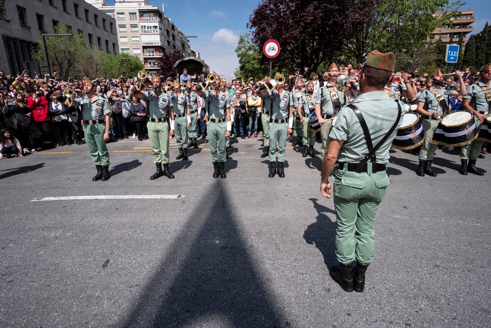 Los legionarios estarán esta tarde tras la cruz de guía de la cofradía de los Ferroviarios