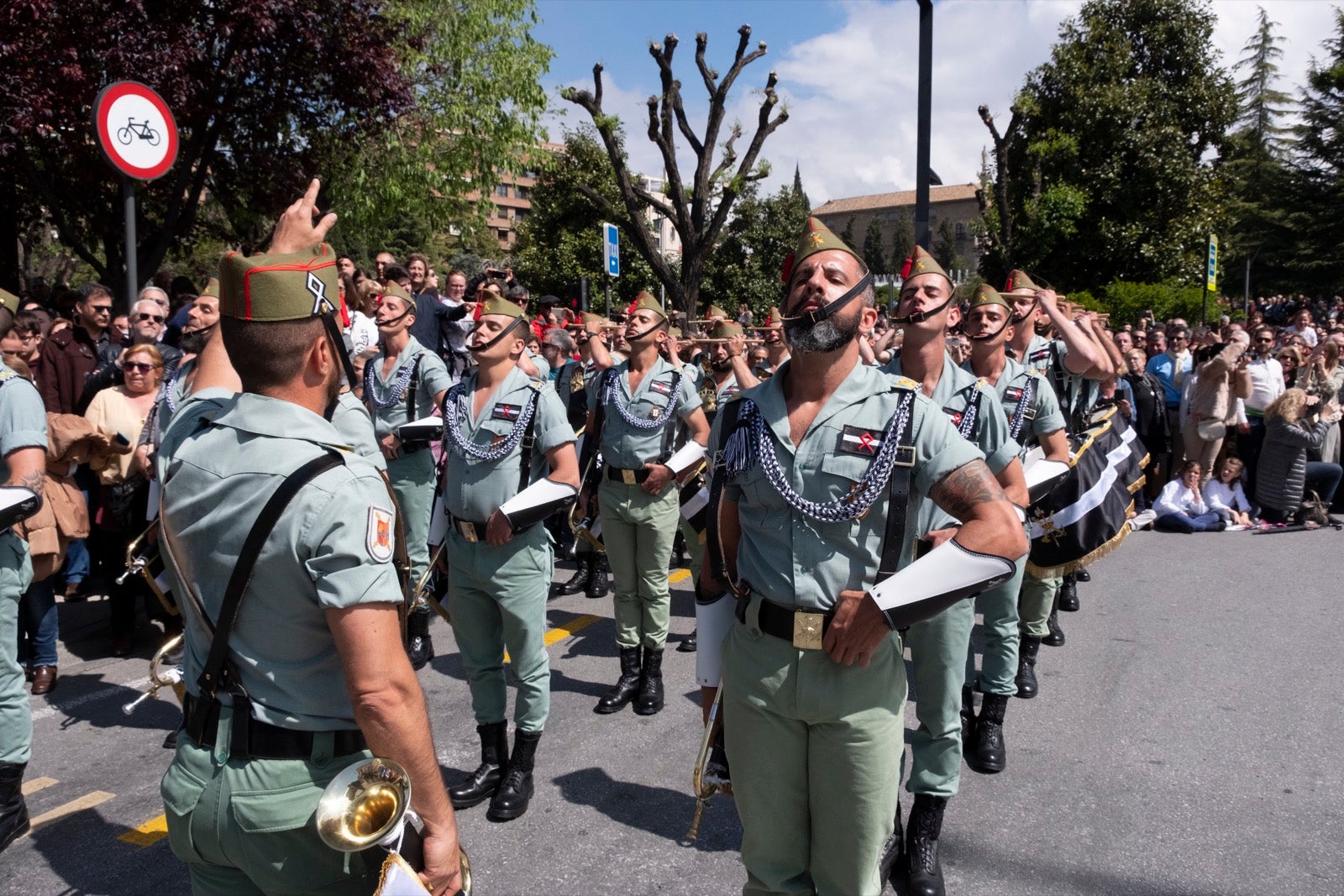Los legionarios estarán esta tarde tras la cruz de guía de la cofradía de los Ferroviarios