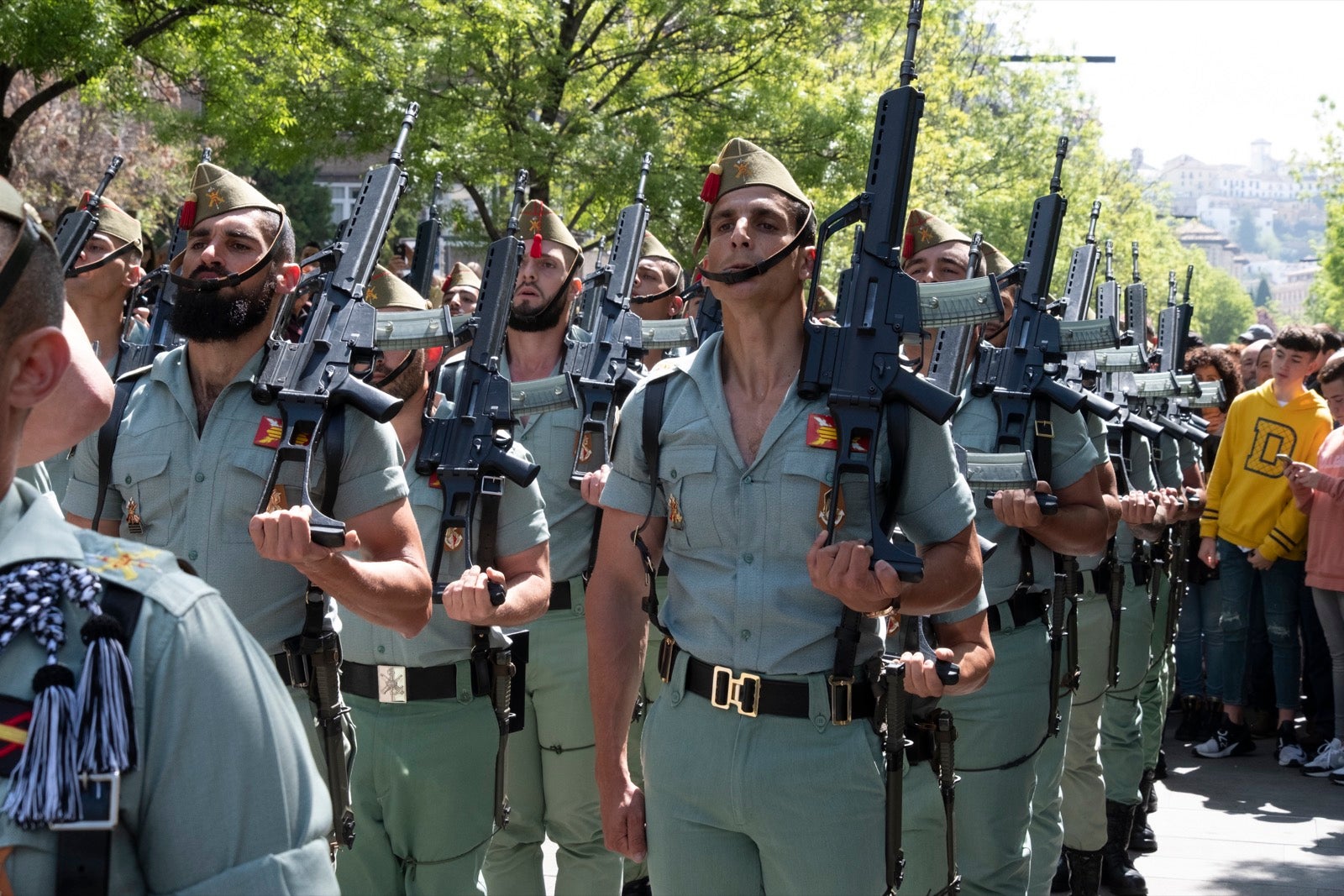 Los legionarios estarán esta tarde tras la cruz de guía de la cofradía de los Ferroviarios