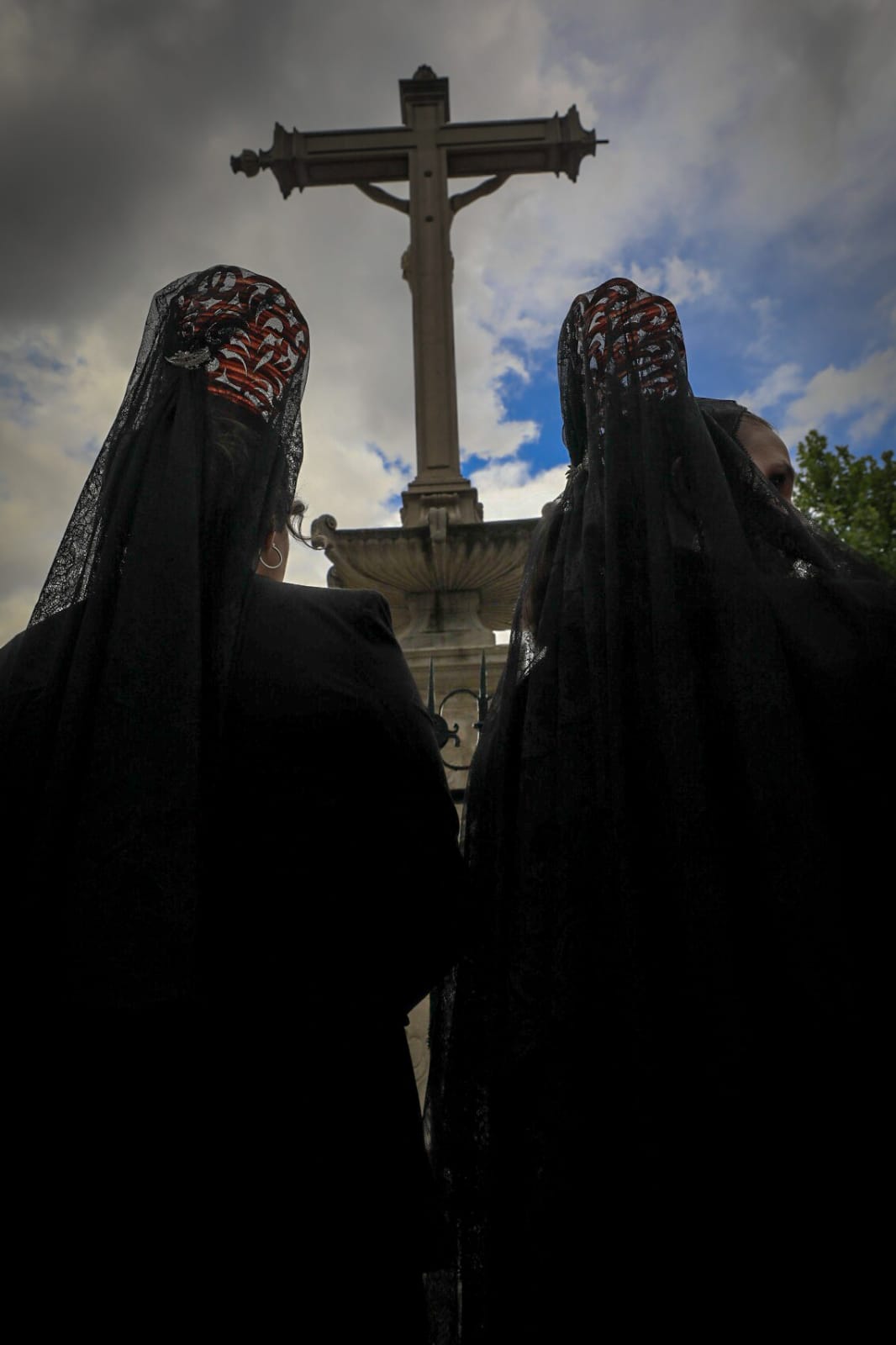 Granada acude a la cita en el Campo del Príncipe con la Virgen de la Soledad