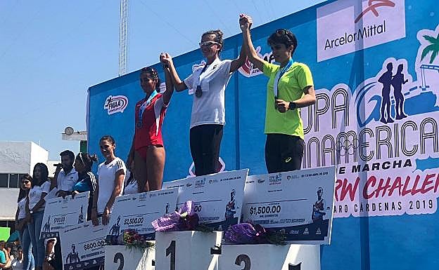 María Pérez, tercera en el podio mexicano. 
