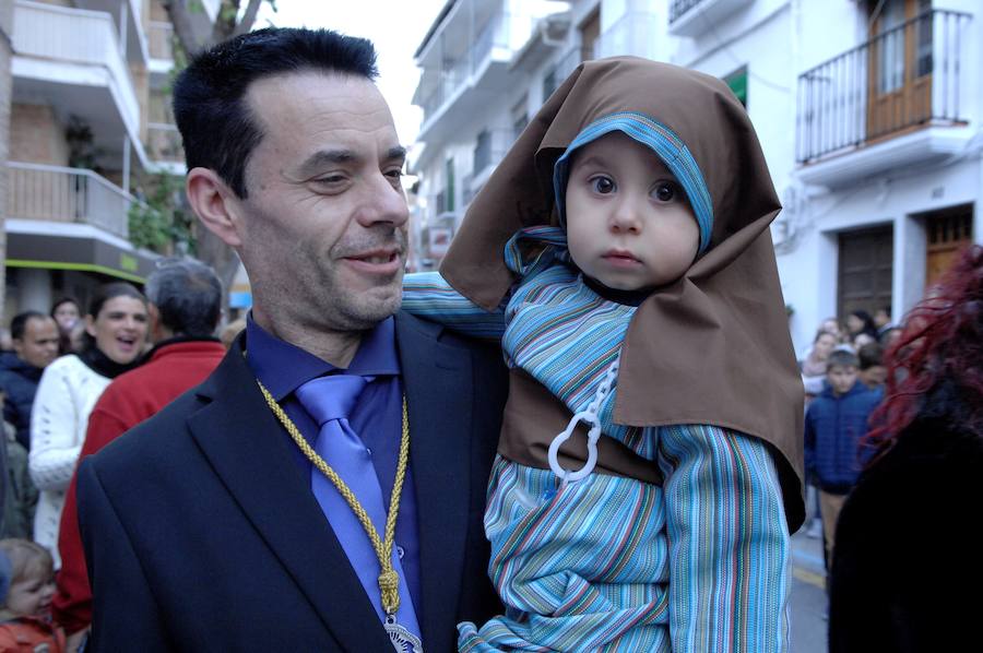 La Semana Mayor en este turístico, interesante, famoso y precioso pueblo de la Alpujarra se manifiesta con una honda espiritualidad en todas las cofradías y manifestaciones religiosas