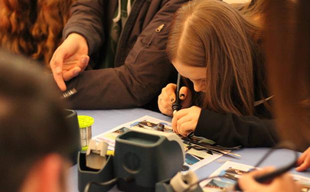 Casi 200 futuras ingenieras visitan la UGR y participan en 'Prácticas de Ingeniería'