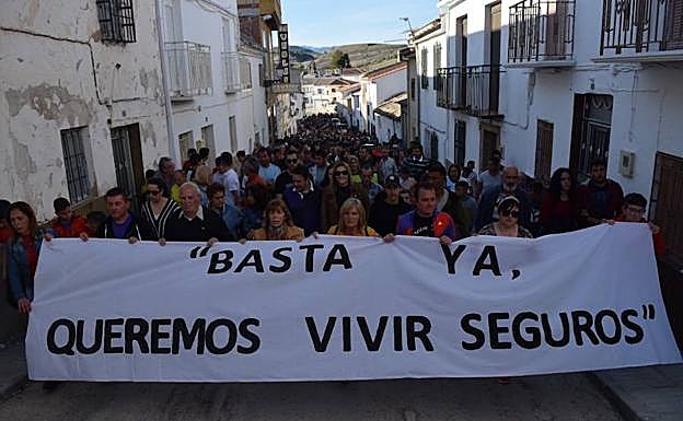 El presunto secuestrador de Guadahortuna cruzó esposado la A-92 cuando huía de la Policía