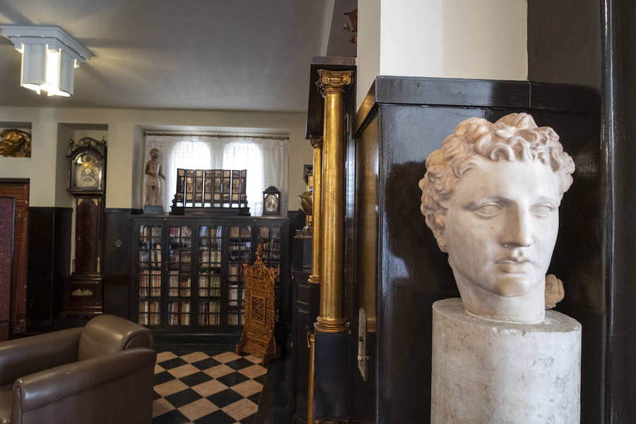 Estos son los 'tesoros' que guarda esta biblioteca