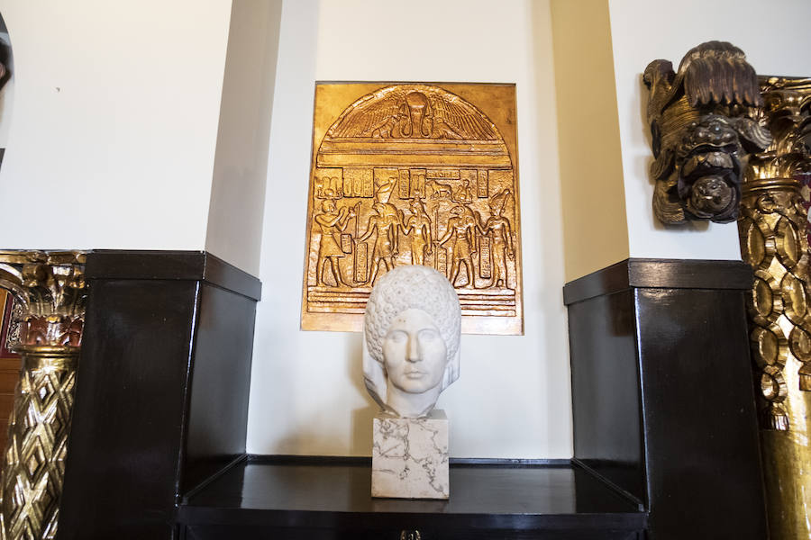 Estos son los 'tesoros' que guarda esta biblioteca