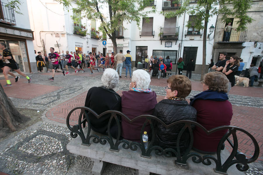 La carrera ha recorrido toda la ciudad y se ha insertado por las empinadas calles del Albaicín