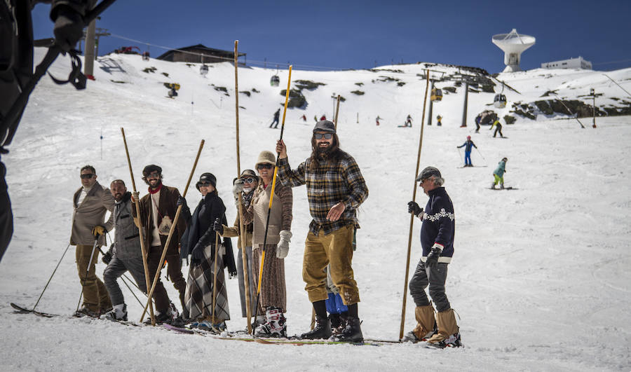 La bajada de la Peña Telemarkera Rikitaum cerró el programa de recaudación de fondos para la lucha contra esta enfermedad