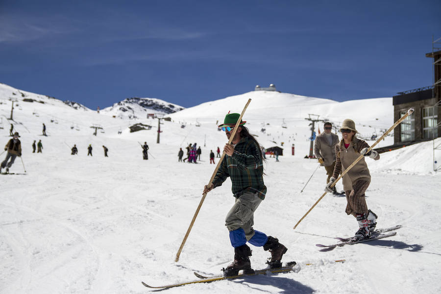La bajada de la Peña Telemarkera Rikitaum cerró el programa de recaudación de fondos para la lucha contra esta enfermedad