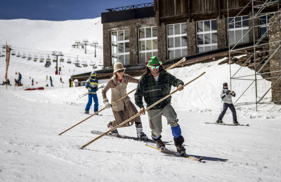 La bajada de la Peña Telemarkera Rikitaum cerró el programa de recaudación de fondos para la lucha contra esta enfermedad