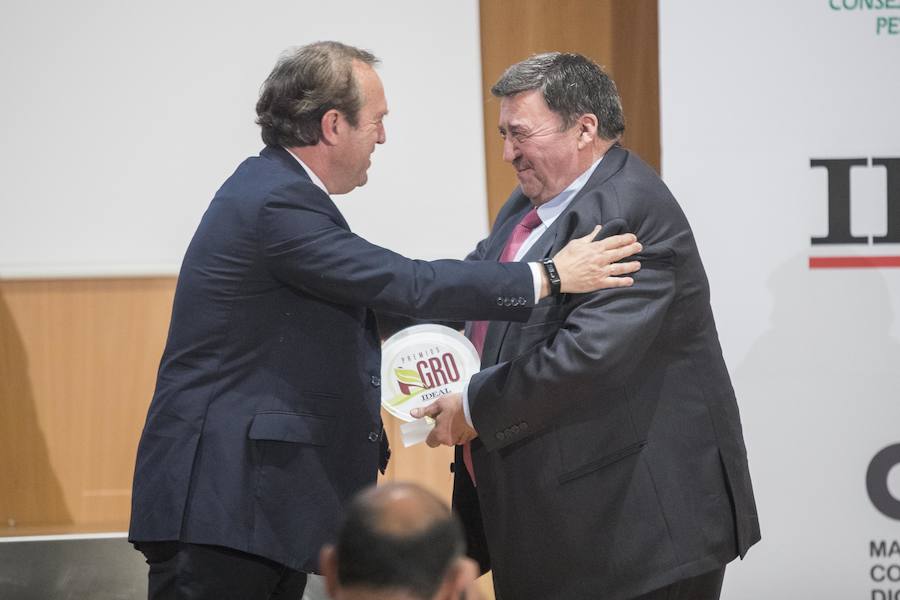 La Cámara de Comercio ha sido la sede de esta gala en la que se reconoce a empresas, colectivos y personas vinculadas a la agricultura y la ganadería de la provincia