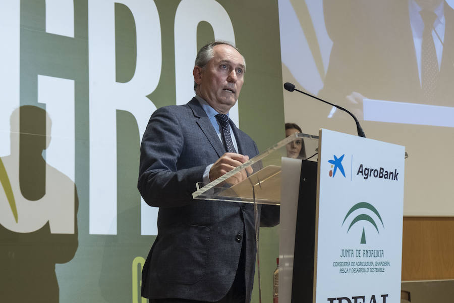 La Cámara de Comercio ha sido la sede de esta gala en la que se reconoce a empresas, colectivos y personas vinculadas a la agricultura y la ganadería de la provincia