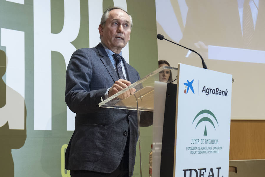 La Cámara de Comercio ha sido la sede de esta gala en la que se reconoce a empresas, colectivos y personas vinculadas a la agricultura y la ganadería de la provincia