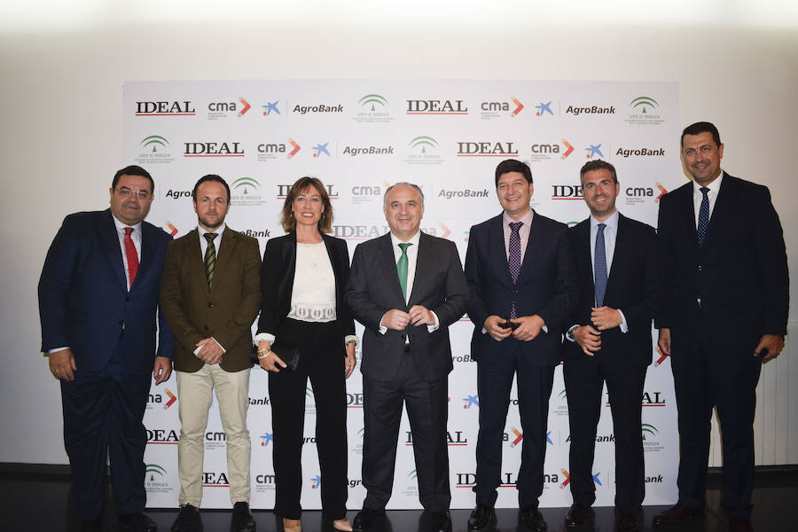 La Cámara de Comercio ha sido la sede de esta gala en la que se reconoce a empresas, colectivos y personas vinculadas a la agricultura y la ganadería de la provincia