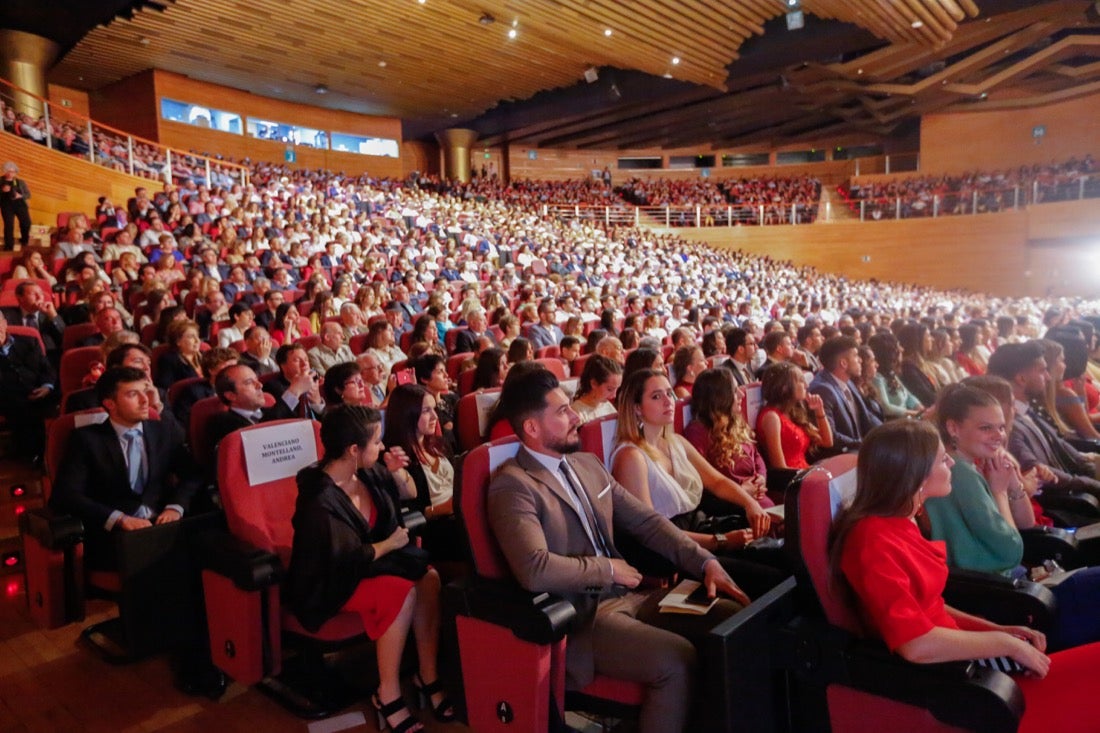 La facultad de Farmacia celebra su graduación 