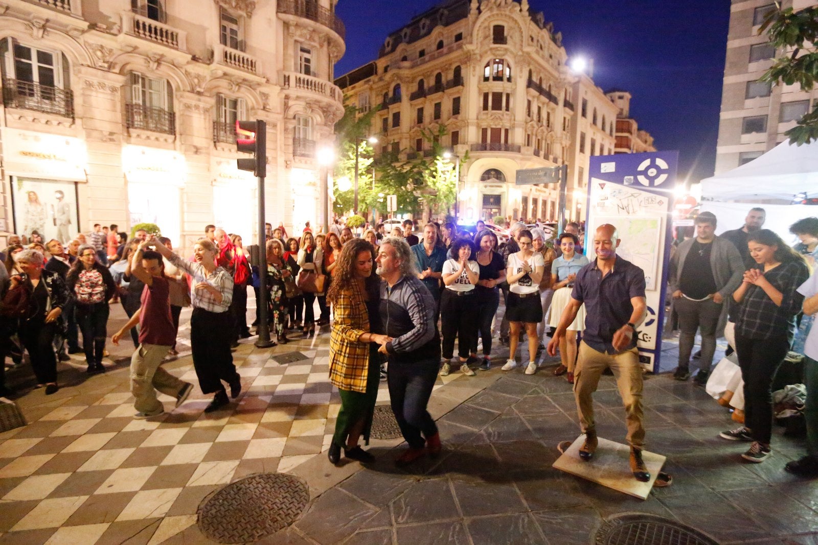 Fotos: Las mejores imágenes de la Noche en Blanco 2019 en Granada