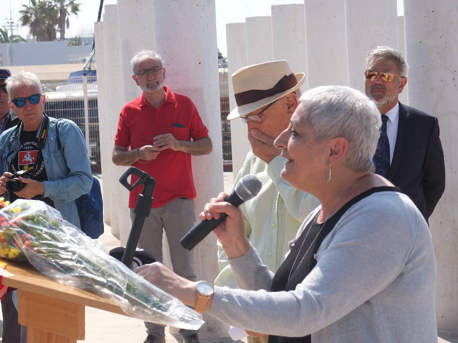 El acto contó con la exposición como orador del profesor de Filosofía e histórico militante del Partido Comunista de Andalucía en Almería Manuel del Pino, quien también abogó por la misma idea