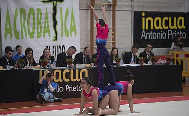 Imagen principal - La gimnasia acrobática para romper barreras