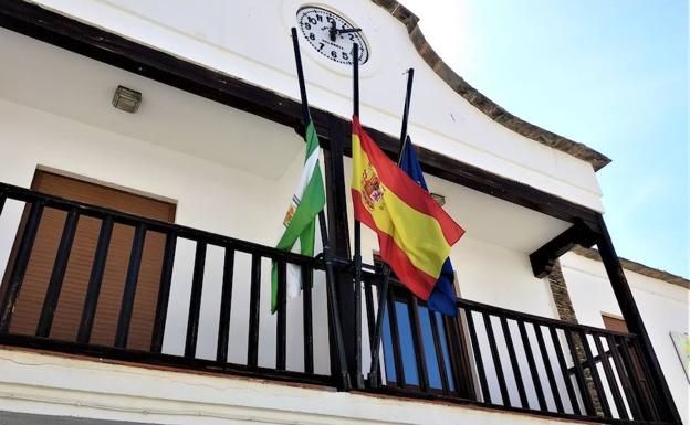 El Ayuntamiento de Alpujarra de la Sierra decreta tres días de luto oficial por la muerte de Fernando Reinoso