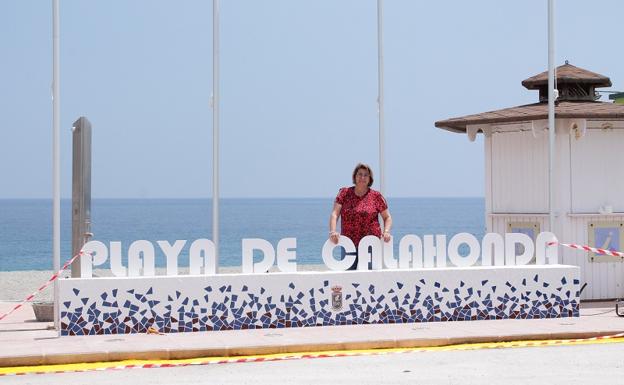 La playa de Calahonda lucirá de nuevo su bandera azul. 