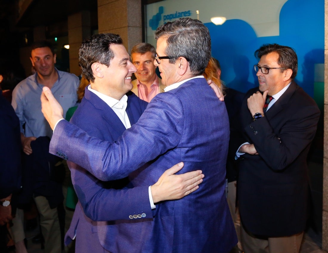 El líder del PP local vino acompañado de 