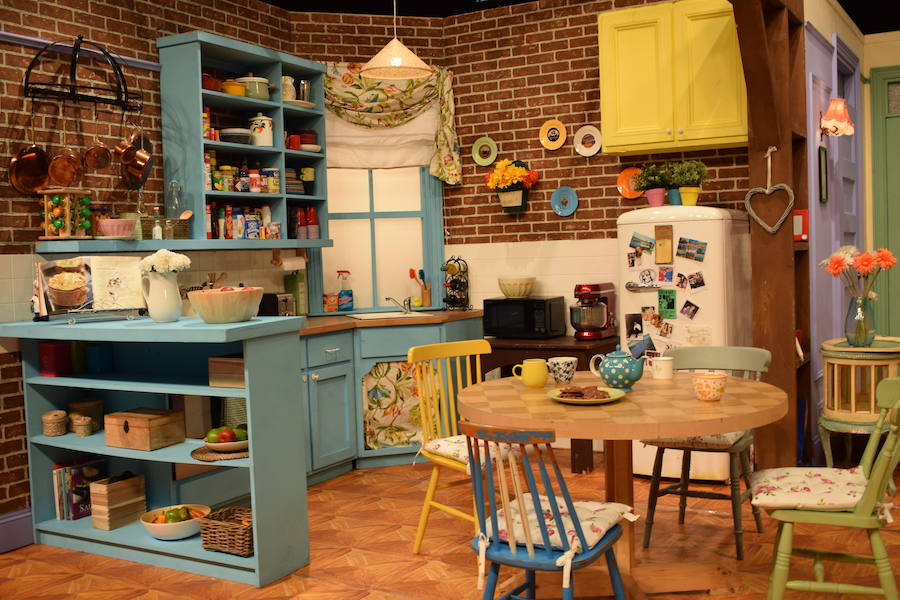 Recreación de la cocina del apartamento de Monica (Courteney Cox) y Rachel (Jennifer Aniston) en la serie ‘Friends’.