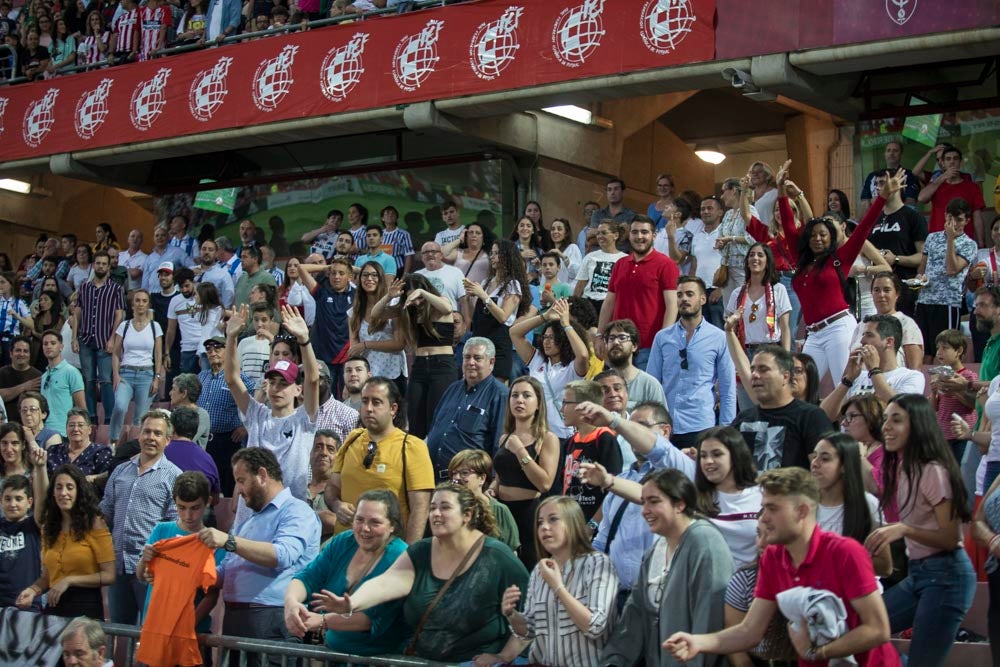 ¿Estuviste en el partido del final de la Copa de la Reina? Búscate en las gradas