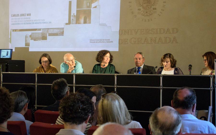 Presentación ayer del libro de Manuel Titos en la Madraza.