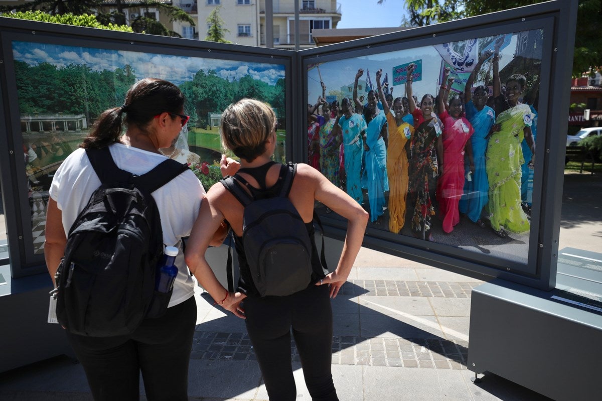 Exposición de fotografias «Tierra de sueños» de Cristina garcía Rodero, en el Paseo del Salón.