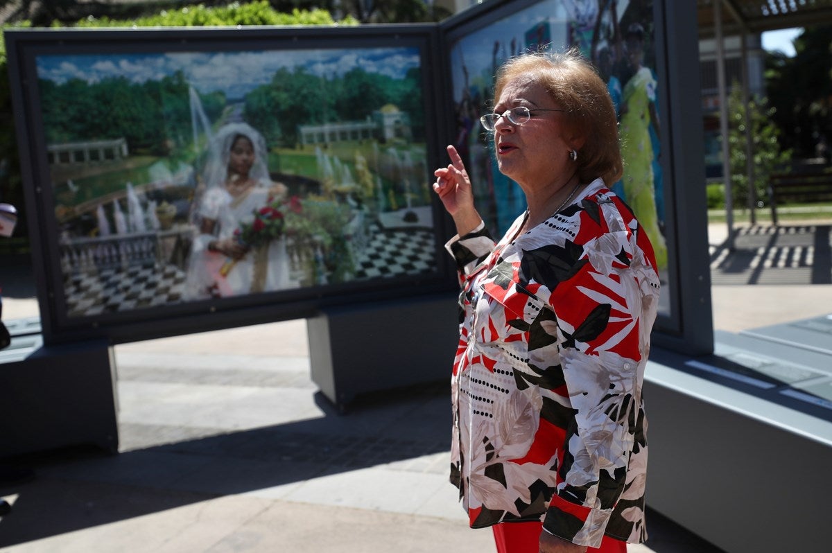 Exposición de fotografias «Tierra de sueños» de Cristina garcía Rodero, en el Paseo del Salón.