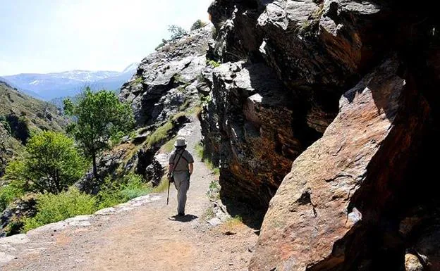 La Vereda de la Estrella, una de las rutas más impresionantes de Sierra Nevada