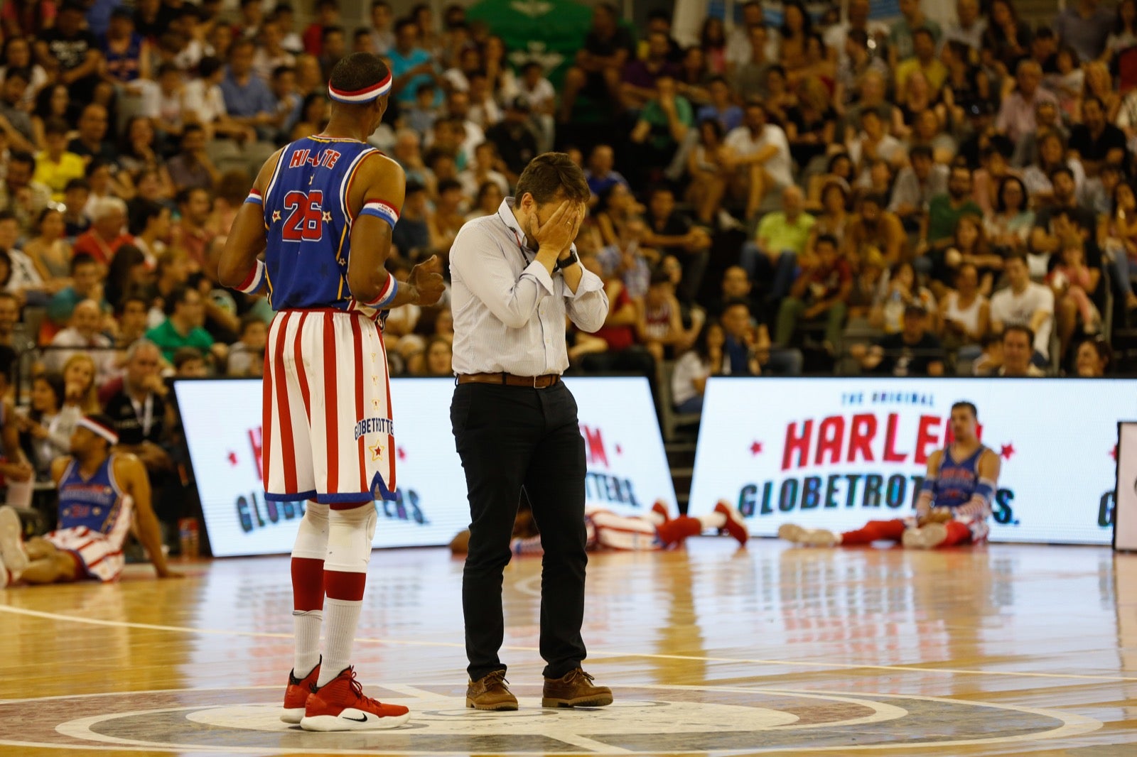 El Palacio de los Deportes de Granada fue el escenario de las espectaculares acrobacias con canastas de por medio del mítico equipo de Harlem