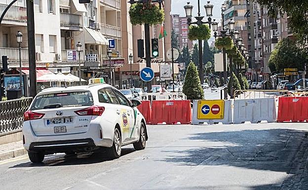 Cortes de tráfico este sábado y domingo en Granada por una procesión y una carrera