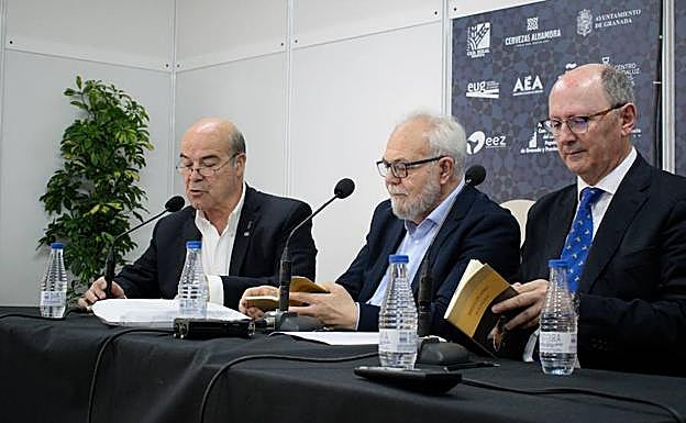 Resines, Vellido y Chicharro, durante la lectura de la obra.