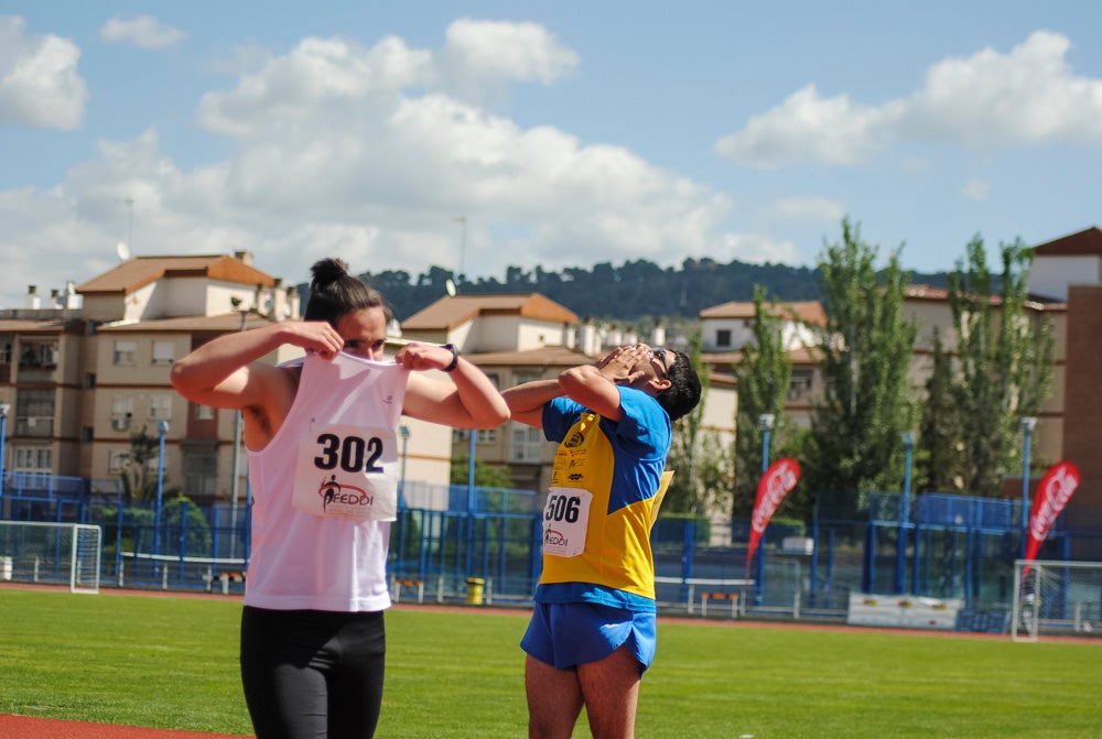 Cerca de trescientos deportistas se encuentran desde ayer en el Complejo Deportivo Núñez Blanca participando en las distintas pruebas de este Campeonato de España organizado por la FEDDI