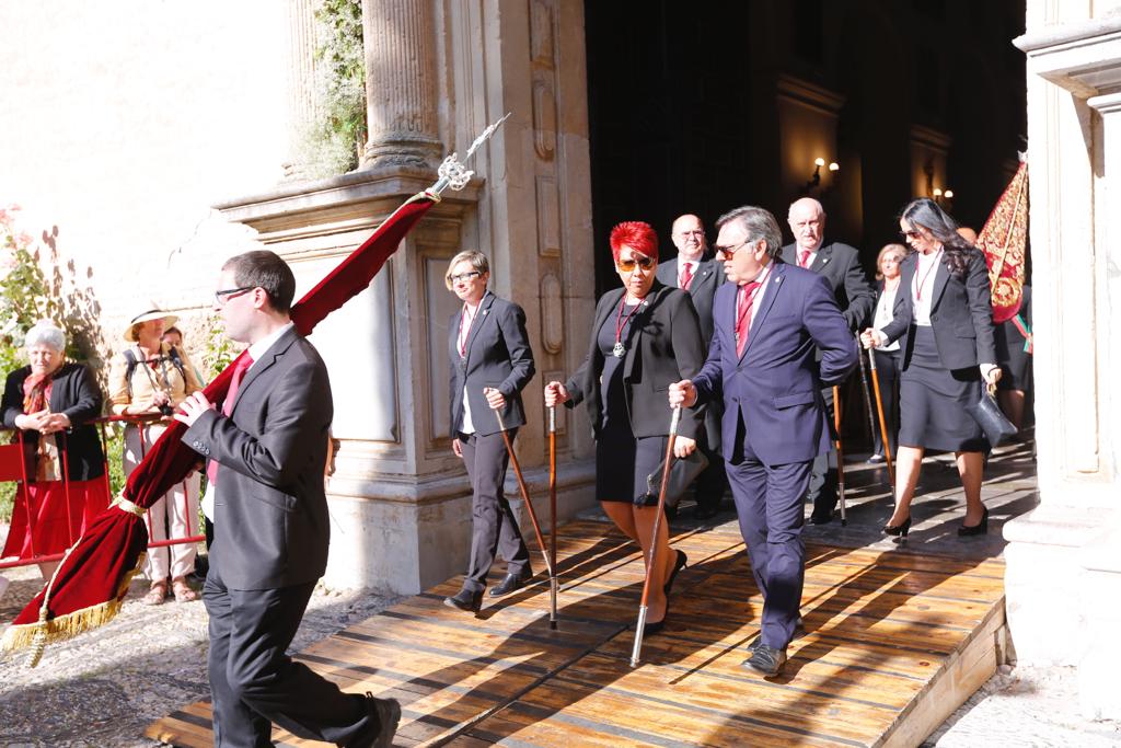 Aquí puedes ver una seleción de las mejores imágenes del recorrido de la Virgen de las Maravillas por las calles de la capital