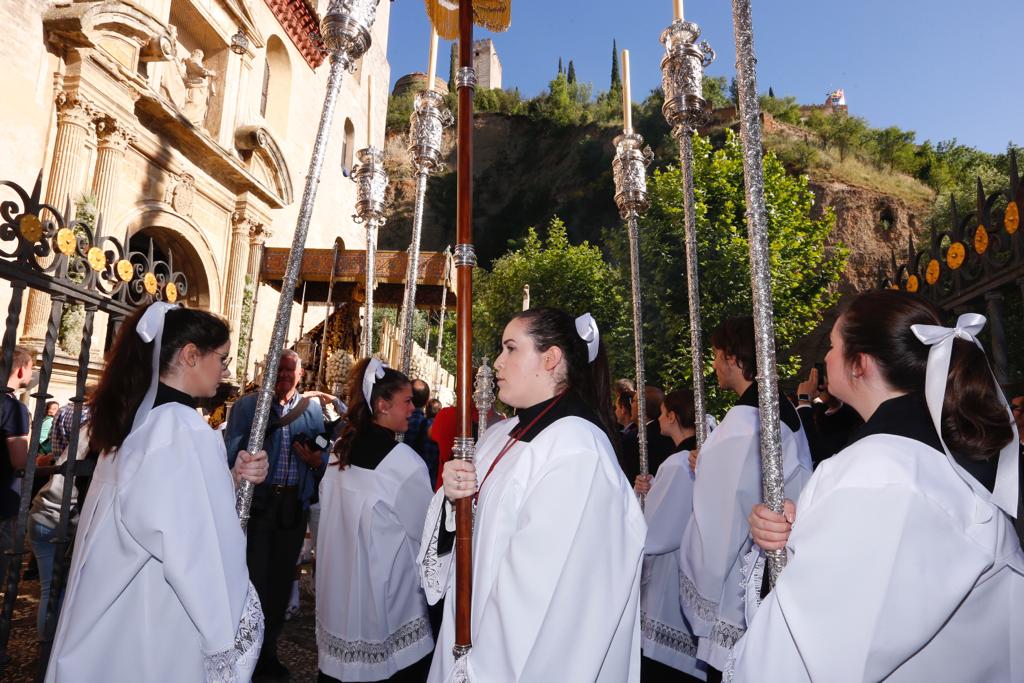 Aquí puedes ver una seleción de las mejores imágenes del recorrido de la Virgen de las Maravillas por las calles de la capital