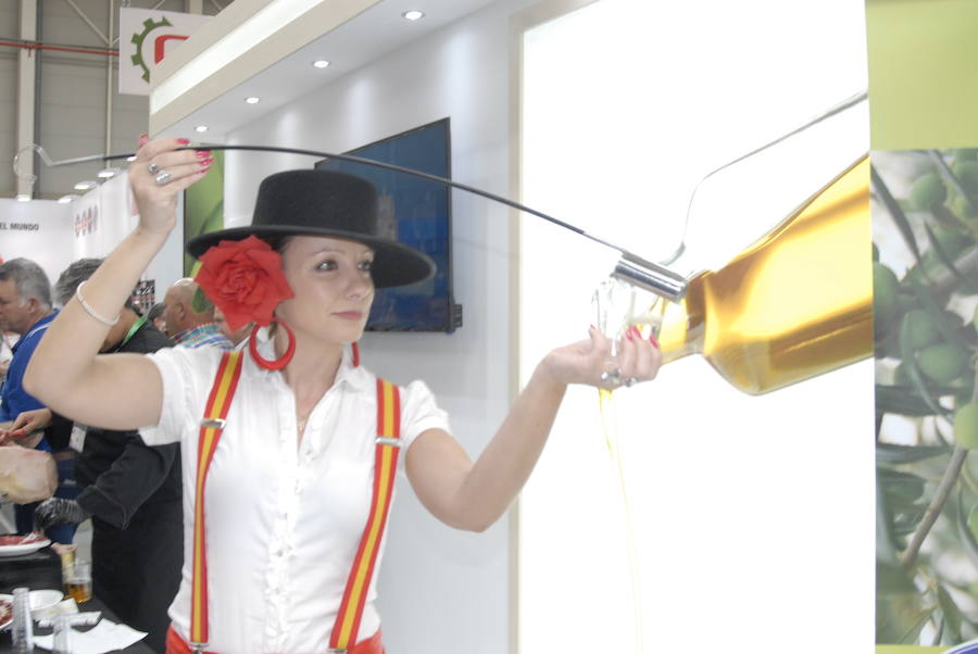 Gran ambiente en la feria expoliva durante su tercera jornada