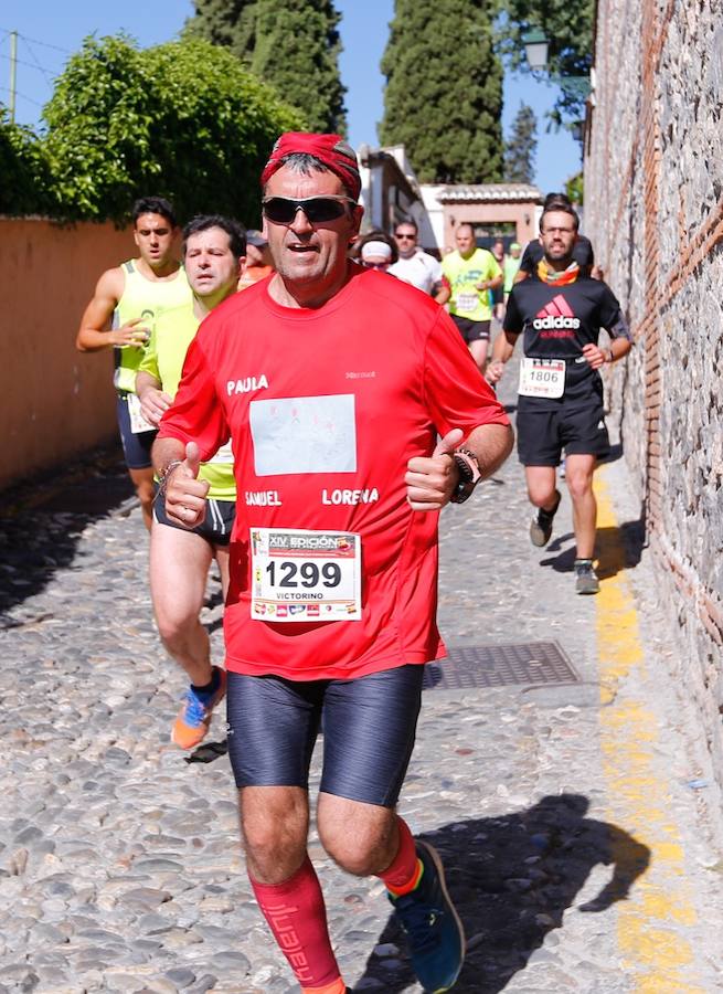 Un total de 13.1 kilómetros, dos menos que la pasada edición, y un desnivel acumulado de 207 metros de auténtica belleza por los barrios del Albaicín y el Sacromonte, dejando la Alhambra a la espalda, sin dejar de recorrer también los espacios más emblemáticos de la capital